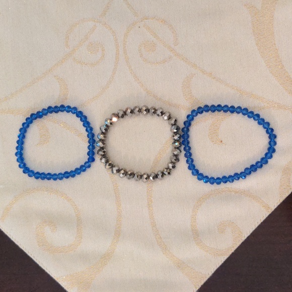Bracelets - Picture 2 of 4